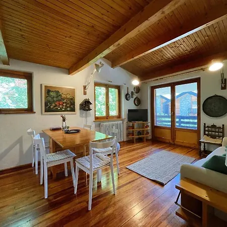 Accogliente In Mansarda Apartment Courmayeur